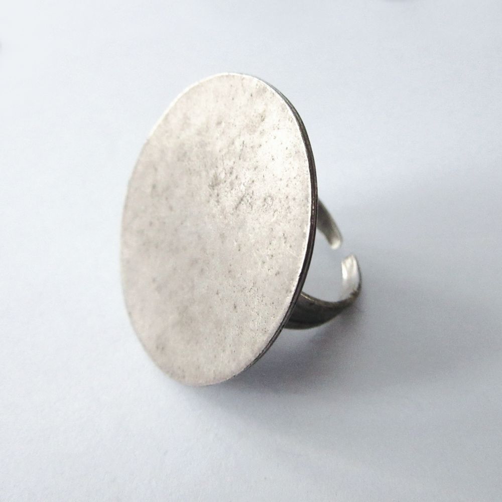 Seraglio Plain Circle Pewter Adjustable Ring - Click Image to Close
